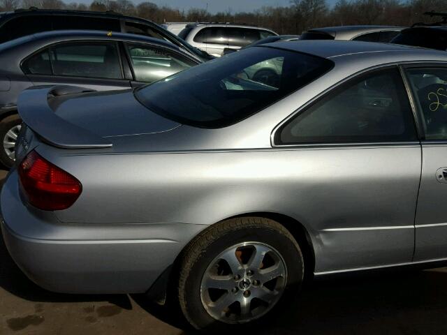 19UYA42571A000994 - 2001 ACURA 3.2CL SILVER photo 9