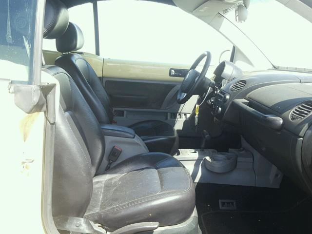 3VWCK21Y03M305360 - 2003 VOLKSWAGEN NEW BEETLE 奶油色 照片 5