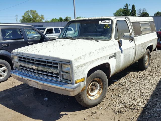 1GCGC24MXFJ150053 - 1985 CHEVROLET C20 WHITE photo 2