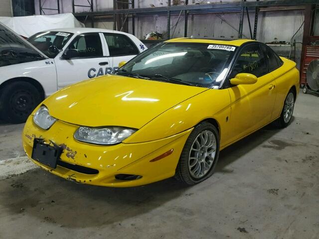 1G8ZR12741Z107069 - 2001 SATURN SC2 YELLOW photo 2