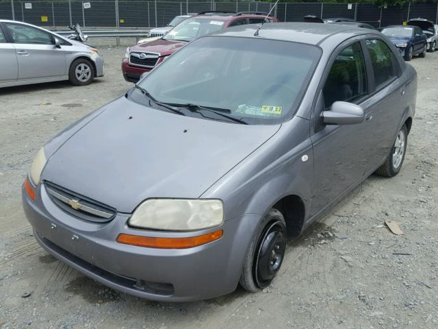 KL1TD56666B602898 - 2006 CHEVROLET AVEO BASE Argent photo 2