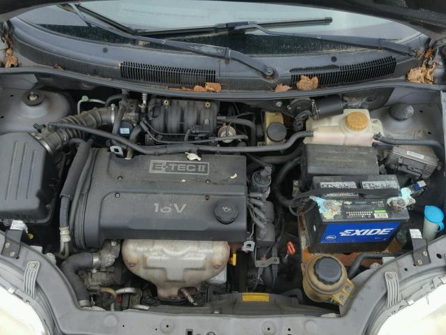 KL1TD56666B602898 - 2006 CHEVROLET AVEO BASE Argent photo 7