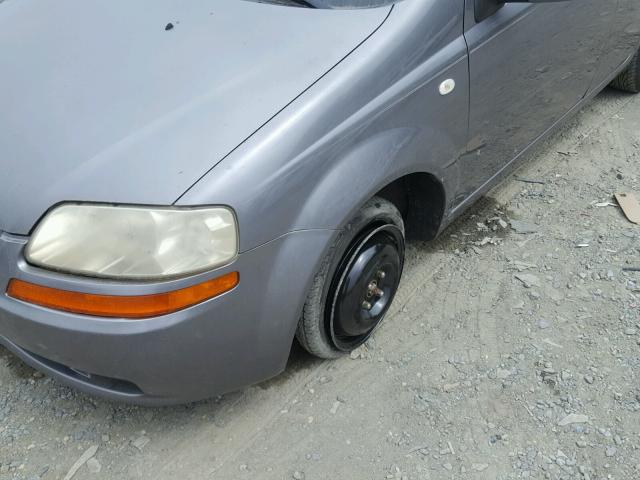 KL1TD56666B602898 - 2006 CHEVROLET AVEO BASE Argent photo 9
