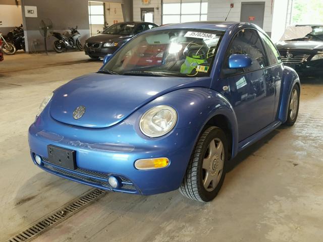 3VWCD21C0YM419946 - 2000 VOLKSWAGEN NEW BEETLE 蓝色 照片 2