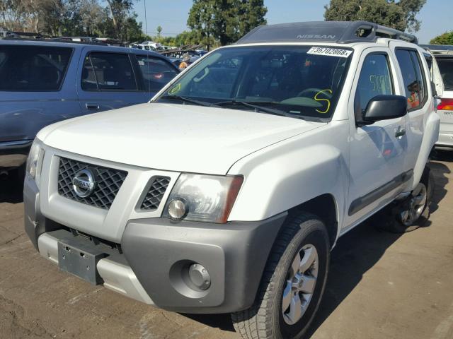 5N1AN0NU8DN810224 - 2013 NISSAN XTERRA X WHITE photo 2