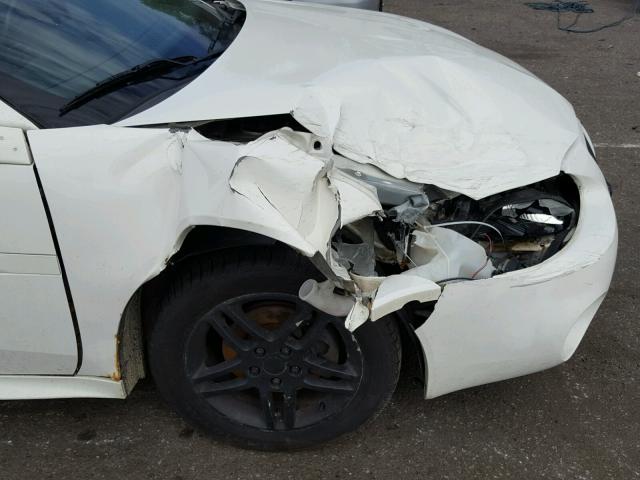 2G2WR544051293800 - 2005 PONTIAC GRAND PRIX WHITE photo 9