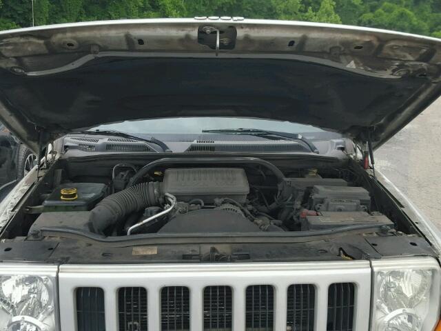 1J8HG48N66C245830 - 2006 JEEP COMMANDER 银色 照片 7