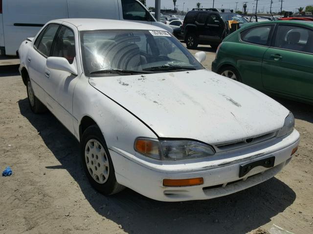 JT2BG12K8T0392540 - 1996 TOYOTA CAMRY DX WHITE photo 1