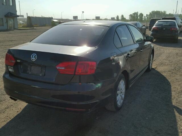 3VWDK7AJ3CM301517 - 2012 VOLKSWAGEN JETTA BLACK photo 4