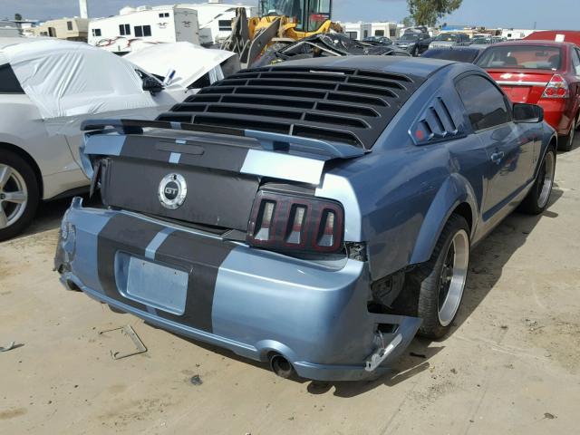 1ZVFT82H355173490 - 2005 FORD MUSTANG GT BLUE photo 4