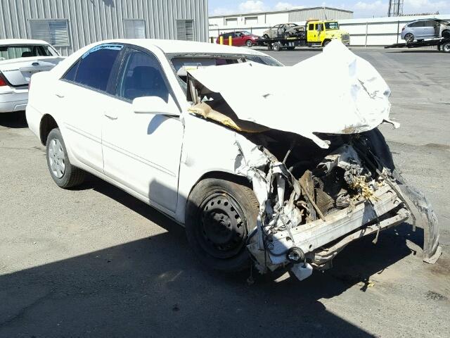 JTDBE32K420013086 - 2002 TOYOTA CAMRY LE თეთრი ფოტო 1