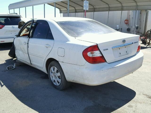 JTDBE32K420013086 - 2002 TOYOTA CAMRY LE WHITE photo 3