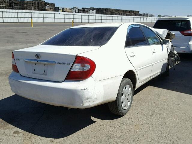 JTDBE32K420013086 - 2002 TOYOTA CAMRY LE WHITE photo 4