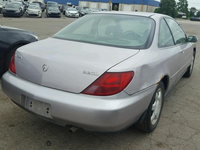 19UYA1255VL005118 - 1997 ACURA 2.2CL SILVER photo 4