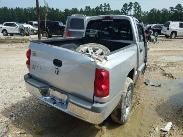 1D7HE48K57S127798 - 2007 DODGE DAKOTA QUA SILVER photo 4