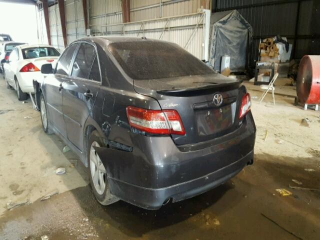 4T1BF3EKXAU010141 - 2010 TOYOTA CAMRY BASE GRAY photo 3