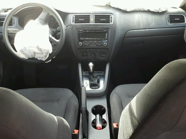 3VW2K7AJ5DM240647 - 2013 VOLKSWAGEN JETTA BASE SILVER photo 9