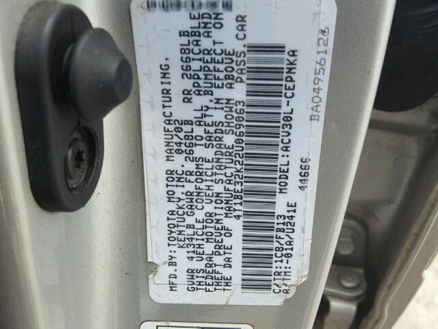 4T1BE32K22U069063 - 2002 TOYOTA CAMRY LE SILVER photo 10