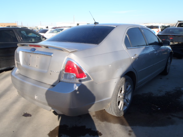 3FAHP08178R200581 - 2008 FORD FUSION SEL SILVER photo 4