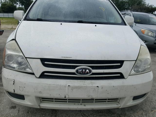 KNDMB233866078948 - 2006 KIA SEDONA EX WHITE photo 9