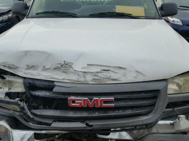 1GTHC24U95E112499 - 2005 GMC SIERRA C25 WHITE photo 7