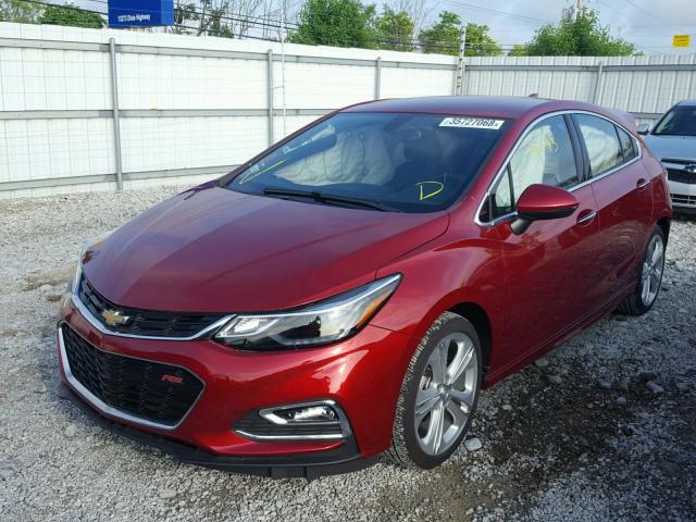 3G1BF6SM5HS582796 - 2017 CHEVROLET CRUZE PREM RED photo 2