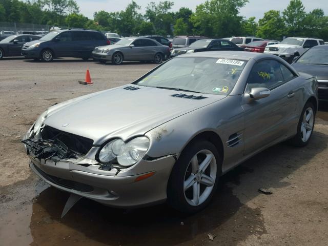 WDBSK75F25F105246 - 2005 MERCEDES-BENZ SL 500 SILVER photo 2