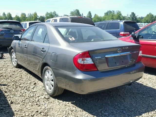 JTDBF30K720056661 - 2002 TOYOTA CAMRY LE BROWN photo 3