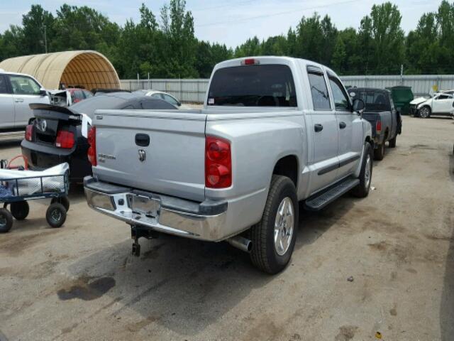 1D7HW48KX5S156160 - 2005 DODGE DAKOTA QUA SILVER photo 4