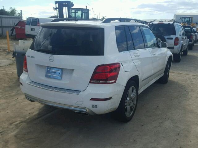 WDCGG5HB8EG245862 - 2014 MERCEDES-BENZ GLK WHITE photo 4