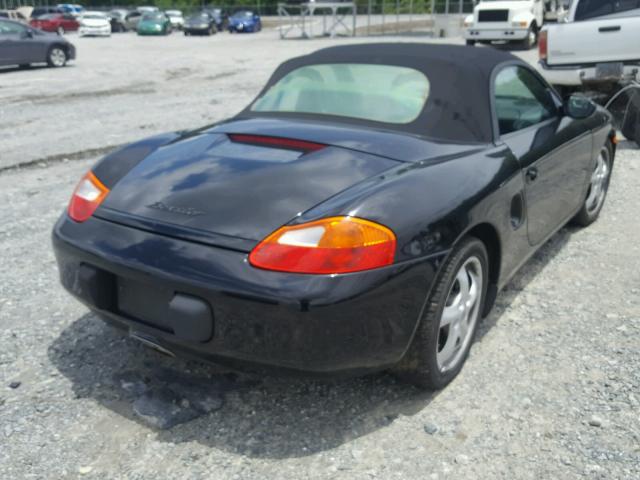 WP0CA2988YU627628 - 2000 PORSCHE BOXSTER BLACK photo 4