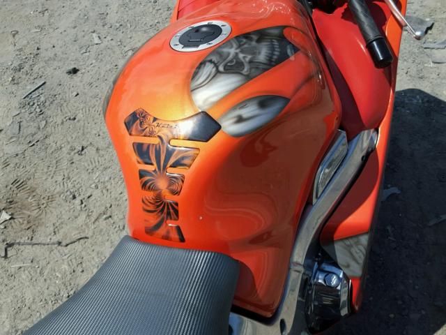 JS1GW71A962100991 - 2006 SUZUKI GSX1300 R ORANGE photo 9