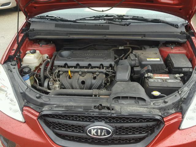 KNAFG525887219042 - 2008 KIA RONDO BASE RED photo 7