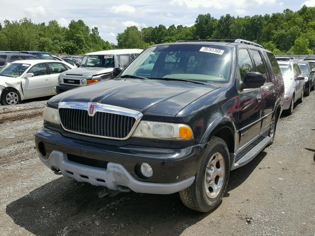 5LMFU28A6YLJ32187 - 2000 LINCOLN NAVIGATOR BLACK photo 2