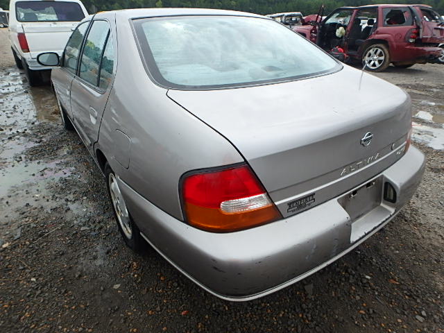 1N4DL01D2XC162155 - 1999 NISSAN ALTIMA XE SILVER photo 3