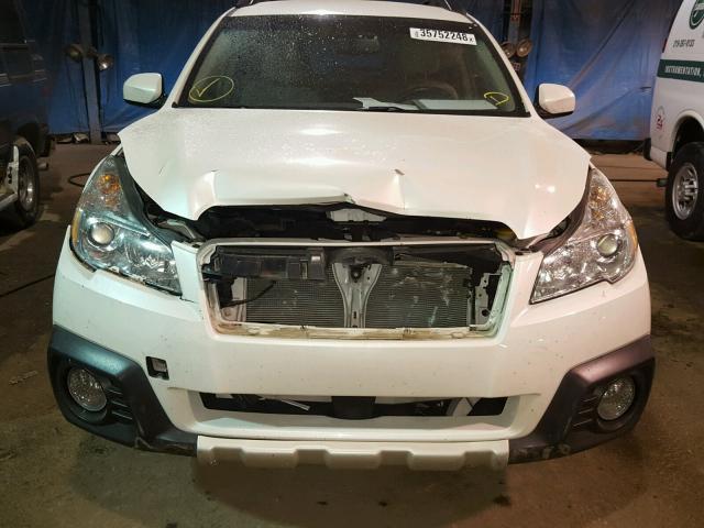 4S4BRDKC9E2315058 - 2014 SUBARU OUTBACK 3. WHITE photo 9