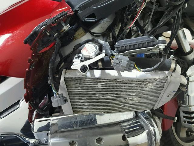 1HFSC47H7AA903590 - 2010 HONDA GL1800 RED photo 18