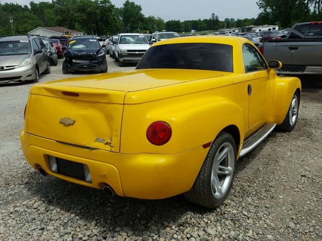 1GCES14P94B112206 - 2004 CHEVROLET SSR 黄色 照片 4