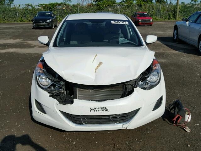 5NPDH4AE8DH300308 - 2013 HYUNDAI ELANTRA GL WHITE photo 9