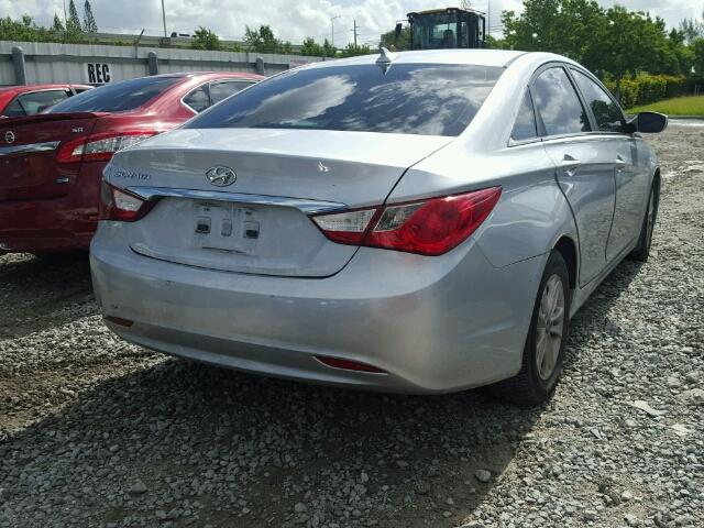 5NPEB4AC1CH474823 - 2012 HYUNDAI SONATA GLS SILVER photo 4