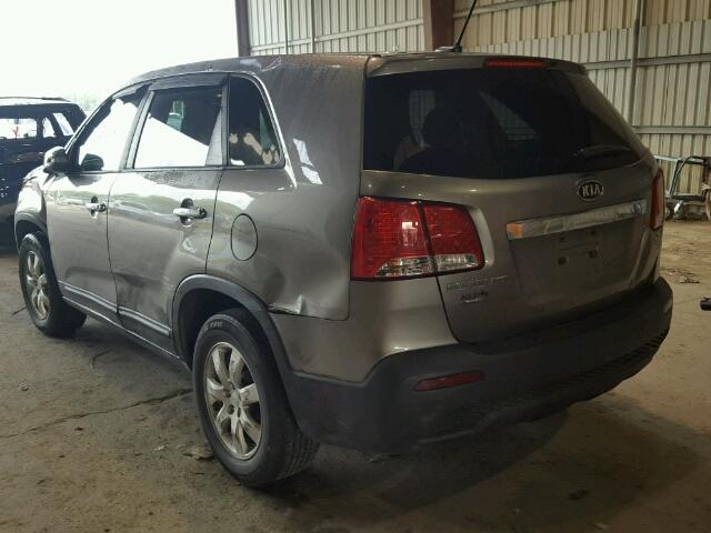 5XYKT3A14BG040359 - 2011 KIA SORENTO BA BROWN photo 3