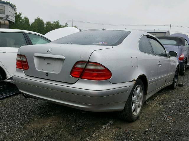 WDBLJ65G01T065111 - 2001 MERCEDES-BENZ CLK 320 SILVER photo 4