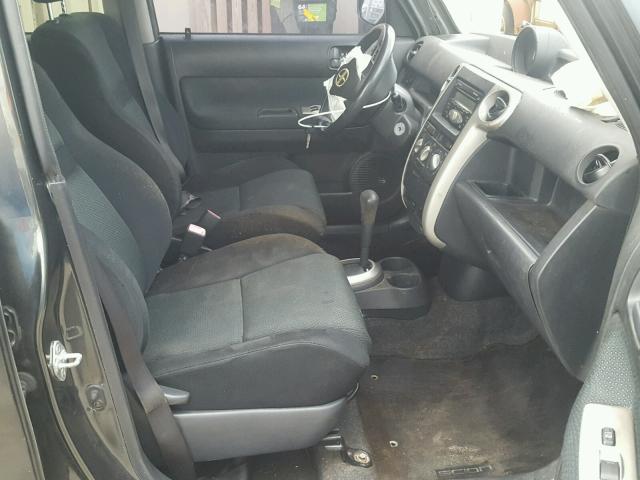 JTLKT324164084322 - 2006 TOYOTA SCION XB BLACK photo 5