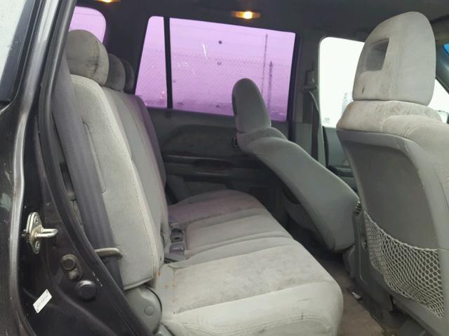 2HKYF18135H570945 - 2005 HONDA PILOT LX GRAY photo 6