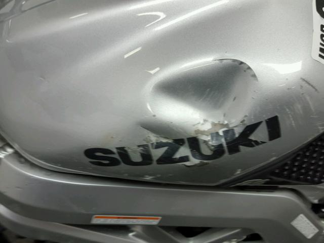 JS1VP53A132104292 - 2003 SUZUKI SV650 SILVER photo 11