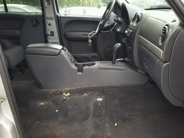 1J4GL38K52W347010 - 2002 JEEP LIBERTY RE SILVER photo 5