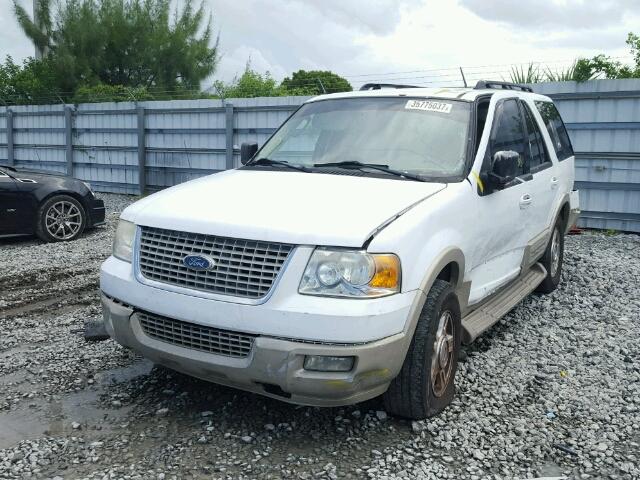 1FMPU17565LB14130 - 2005 FORD EXPEDITION WHITE photo 2