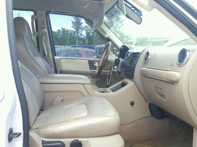 1FMPU17565LB14130 - 2005 FORD EXPEDITION WHITE photo 5