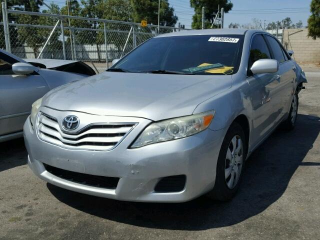4T1BF3EK3BU215169 - 2011 TOYOTA CAMRY BASE SILVER photo 2