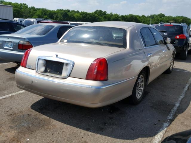 1LNFM82W6WY709052 - 1998 LINCOLN TOWN CAR S TAN photo 4